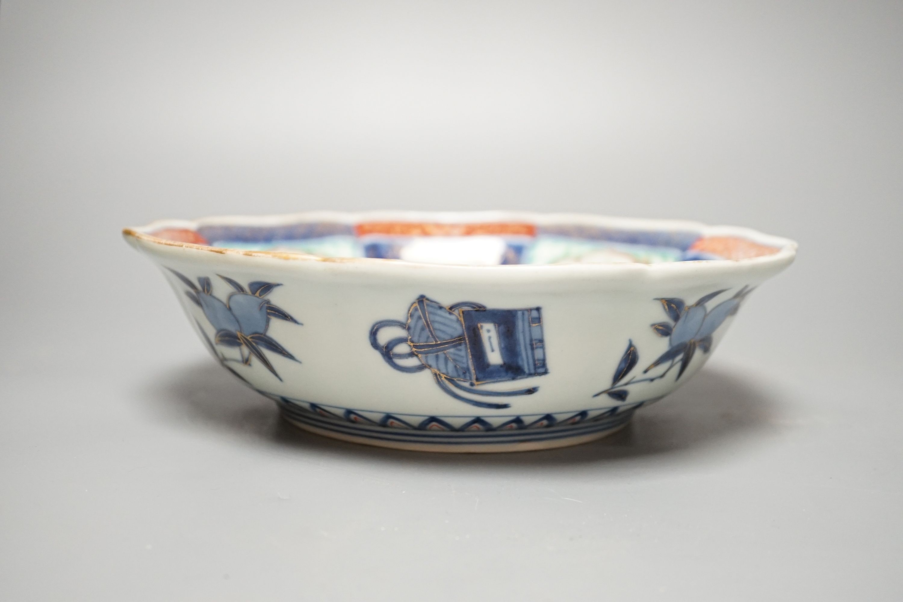 A Japanese Imari bowl, with apocryphal Chenghua mark diameter 23cm